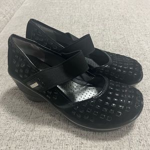 Jambu Mary Jane Shoe